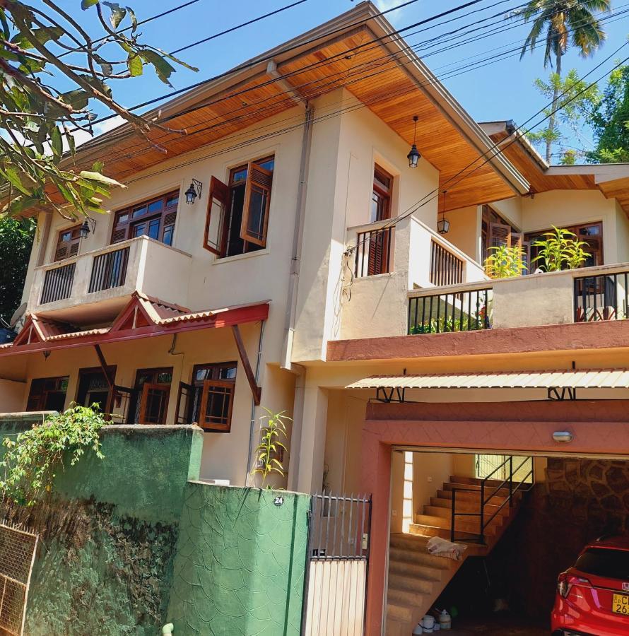 Golden Villa Kandy - "Free Pickup From Kandy " エクステリア 写真