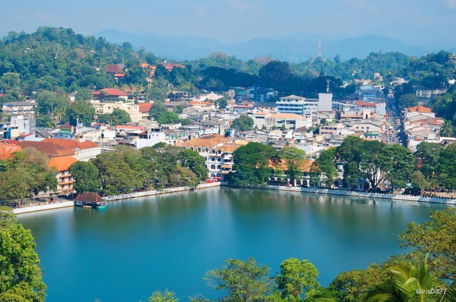 Golden Villa Kandy - "Free Pickup From Kandy " エクステリア 写真